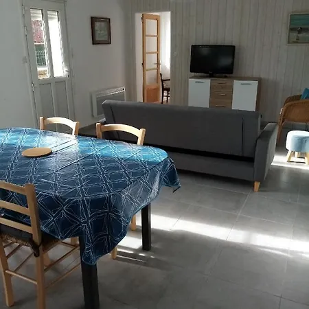 Chez Colette Montviron