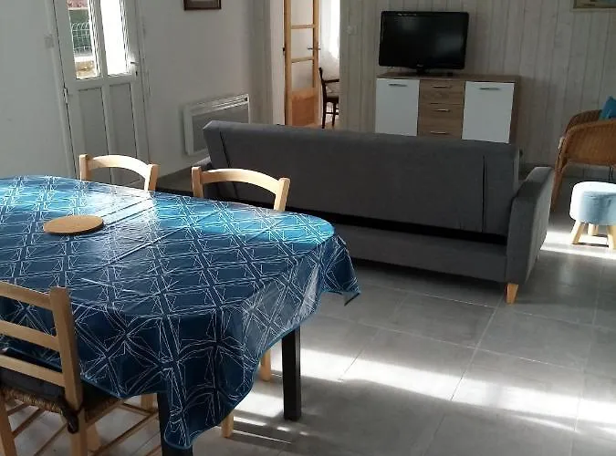 Chez Colette Montviron